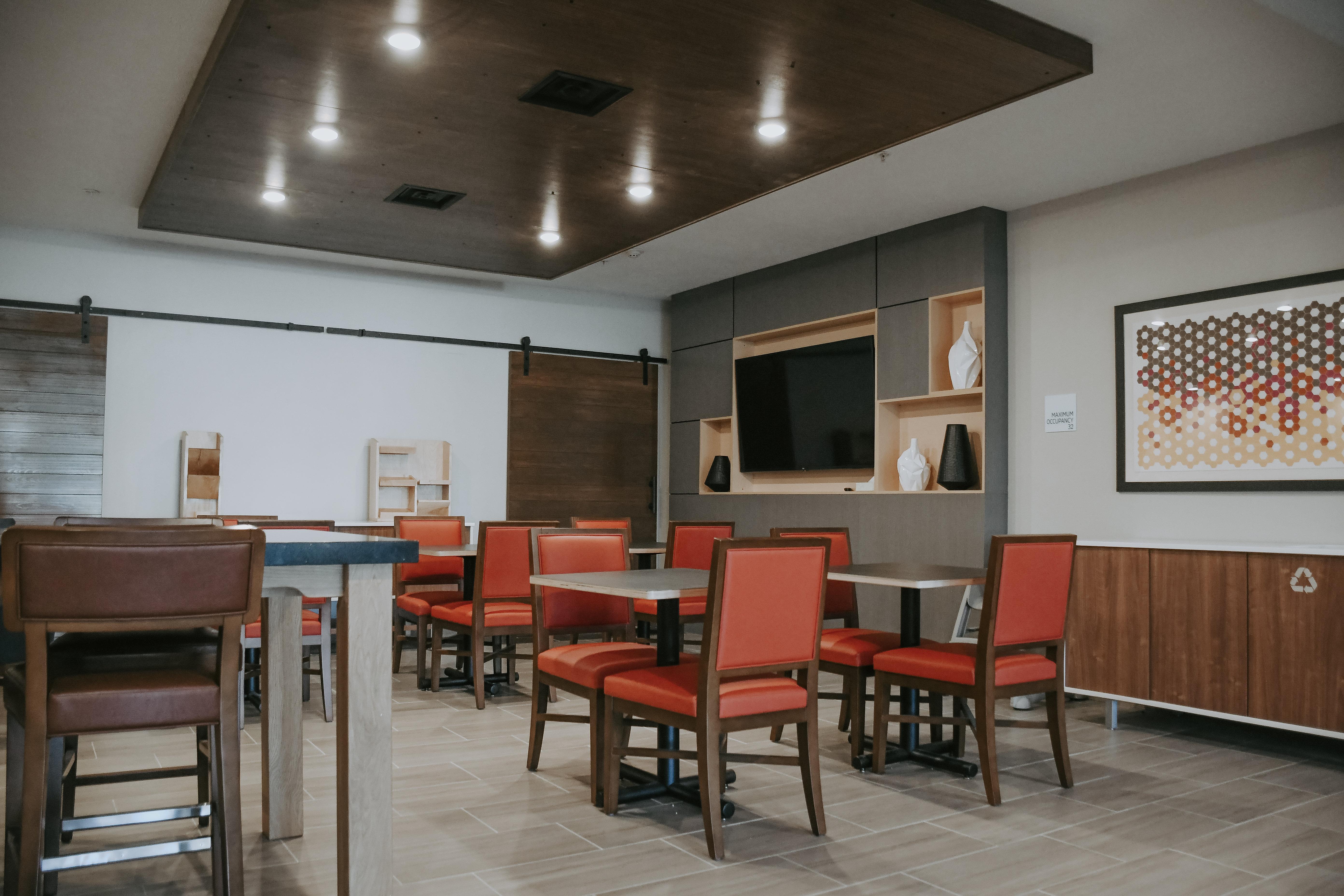 Holiday Inn Express Hotel & Suites Lincoln South By Ihg Exterior foto